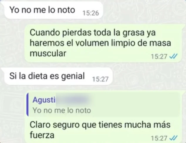 Mensaje real de WhatsApp valorando positivamente la dieta; apellido ocultado por privacidad